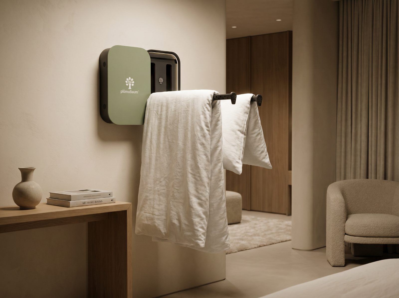 plümoBaum Grün im Hotelzimmer